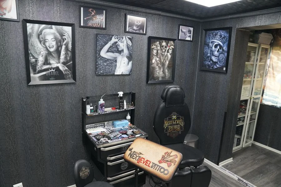 Salon interior 6